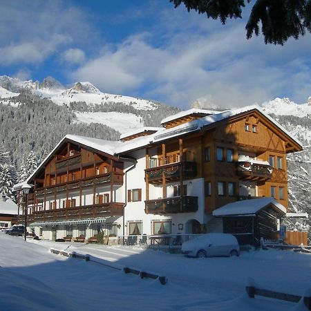 Hotel Gran Mugon Vigo di Fassa Esterno foto
