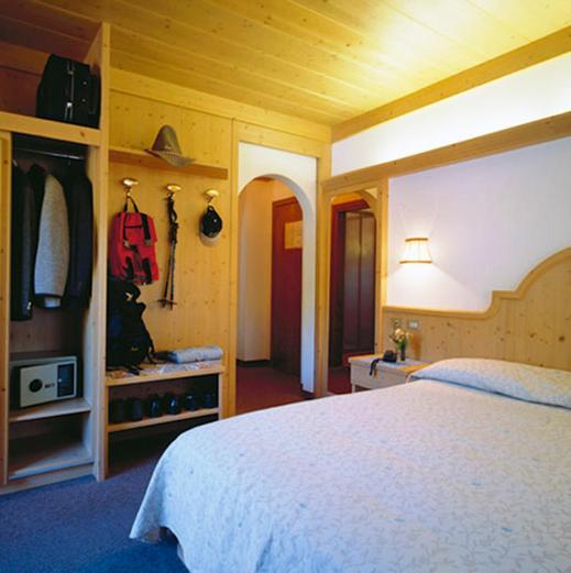 Hotel Gran Mugon Vigo di Fassa Camera foto