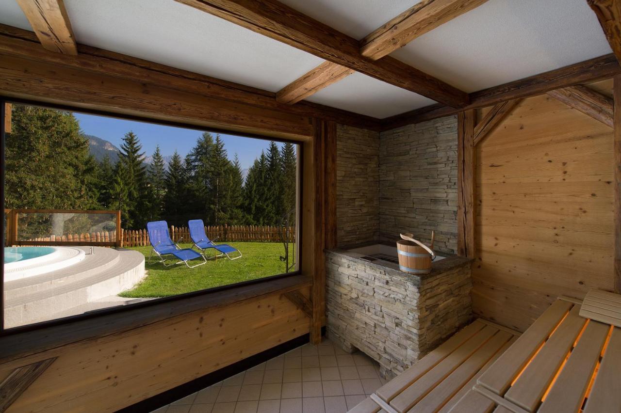 Hotel Gran Mugon Vigo di Fassa Esterno foto