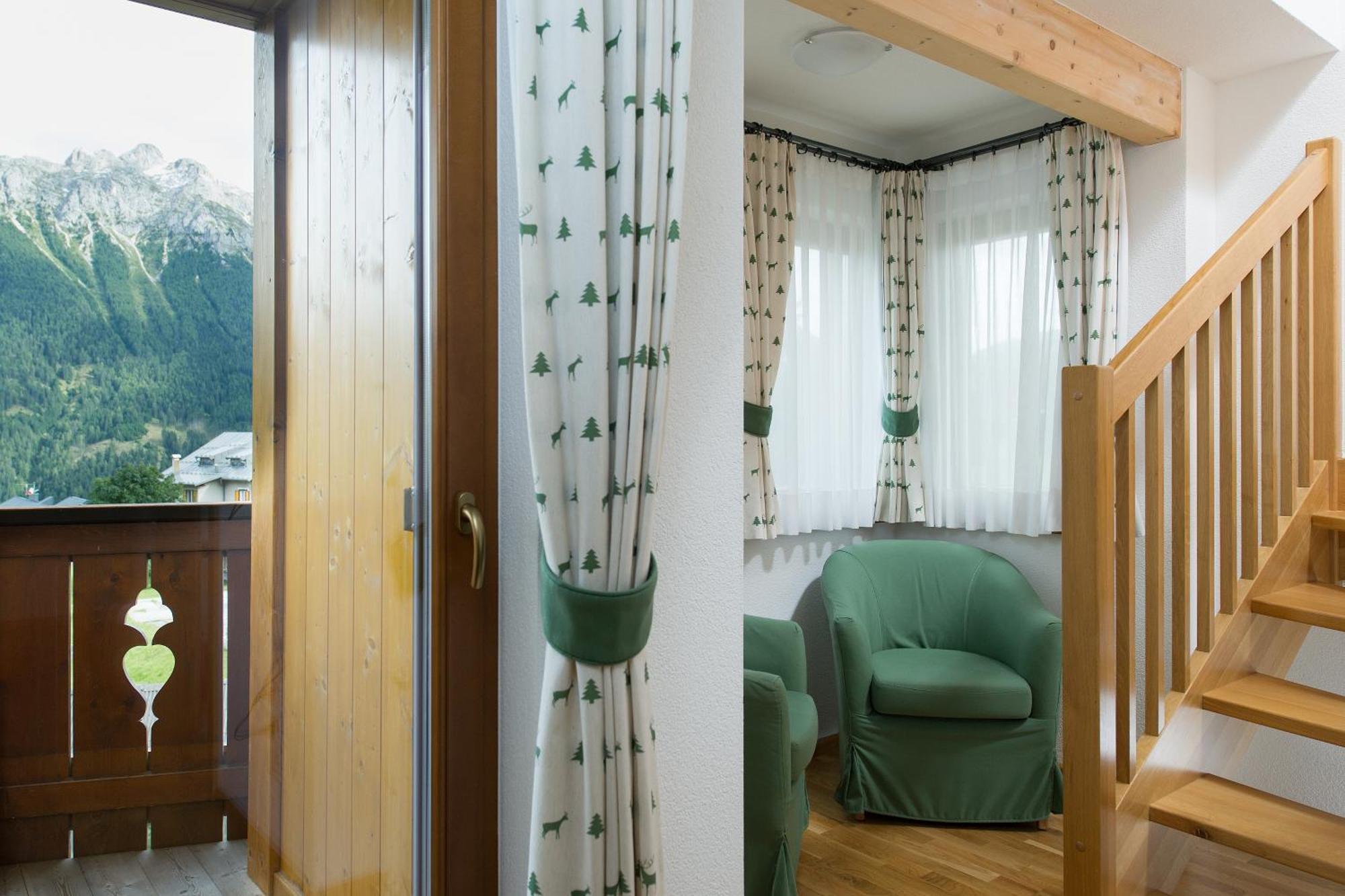 Hotel Gran Mugon Vigo di Fassa Camera foto