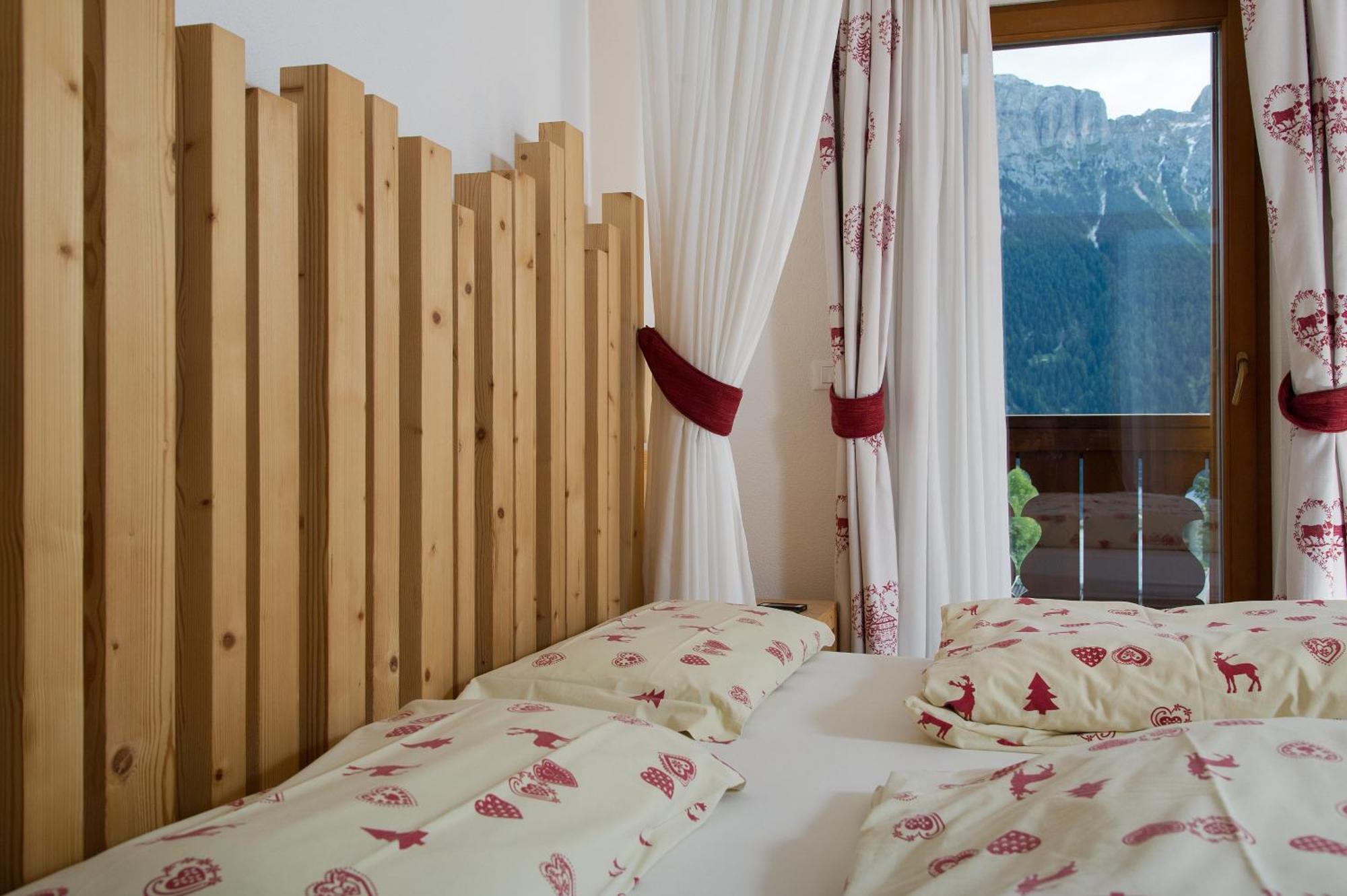 Hotel Gran Mugon Vigo di Fassa Camera foto