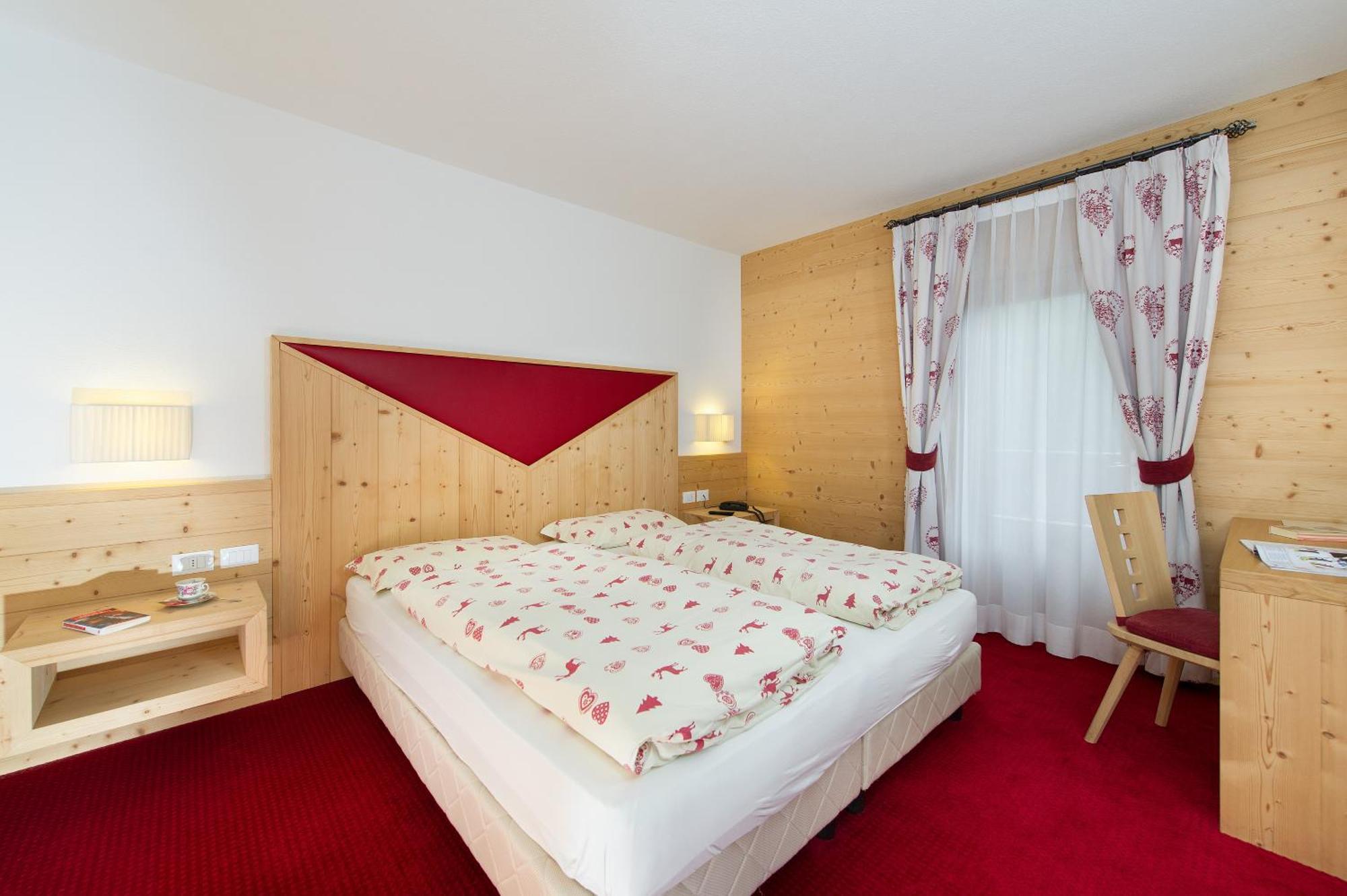 Hotel Gran Mugon Vigo di Fassa Camera foto