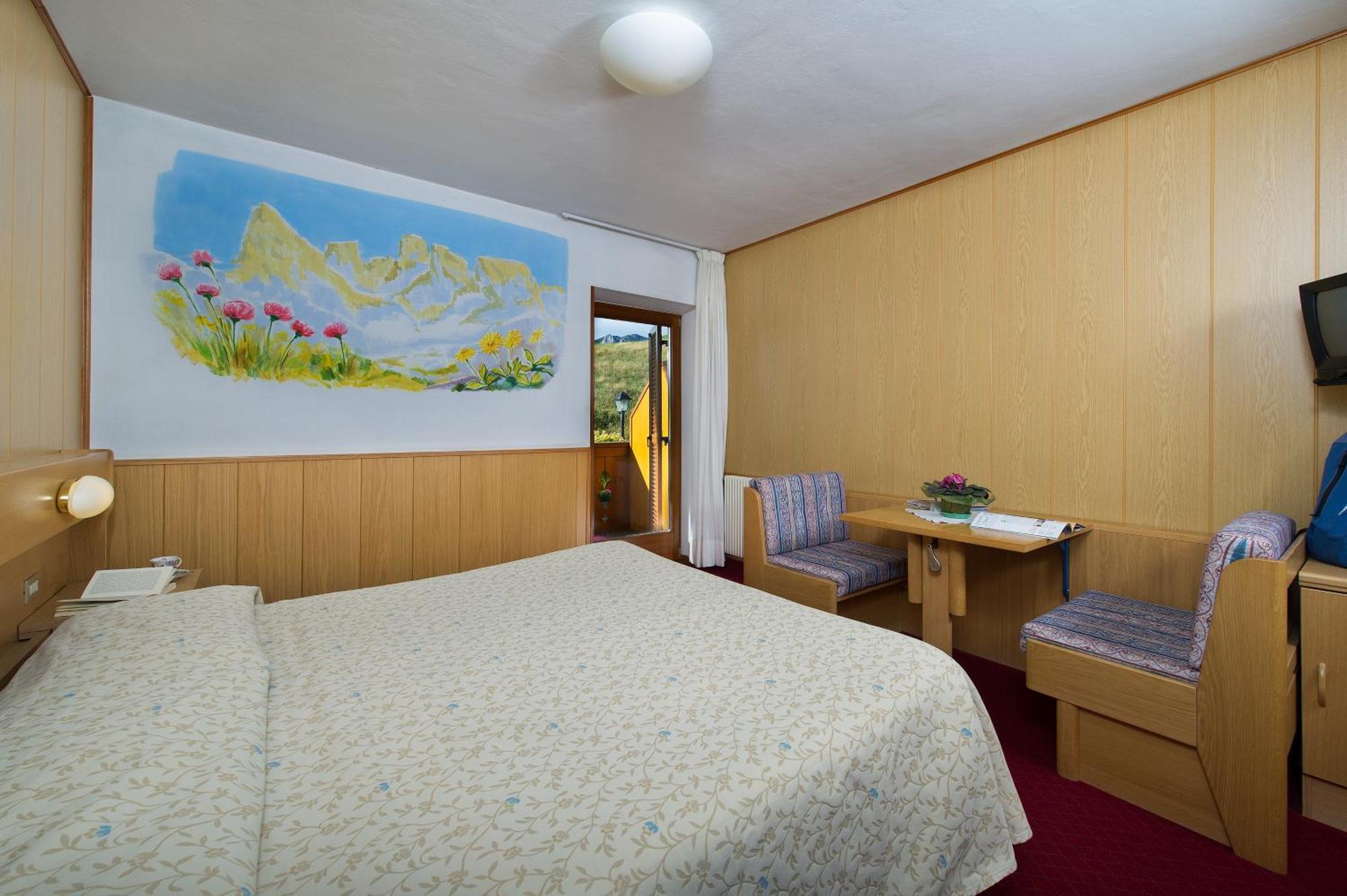 Hotel Gran Mugon Vigo di Fassa Camera foto